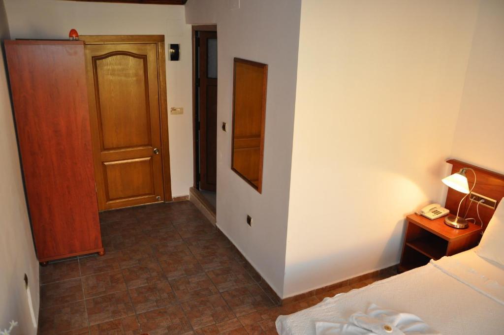 Longhouse Inn Hotel Далян Стая снимка