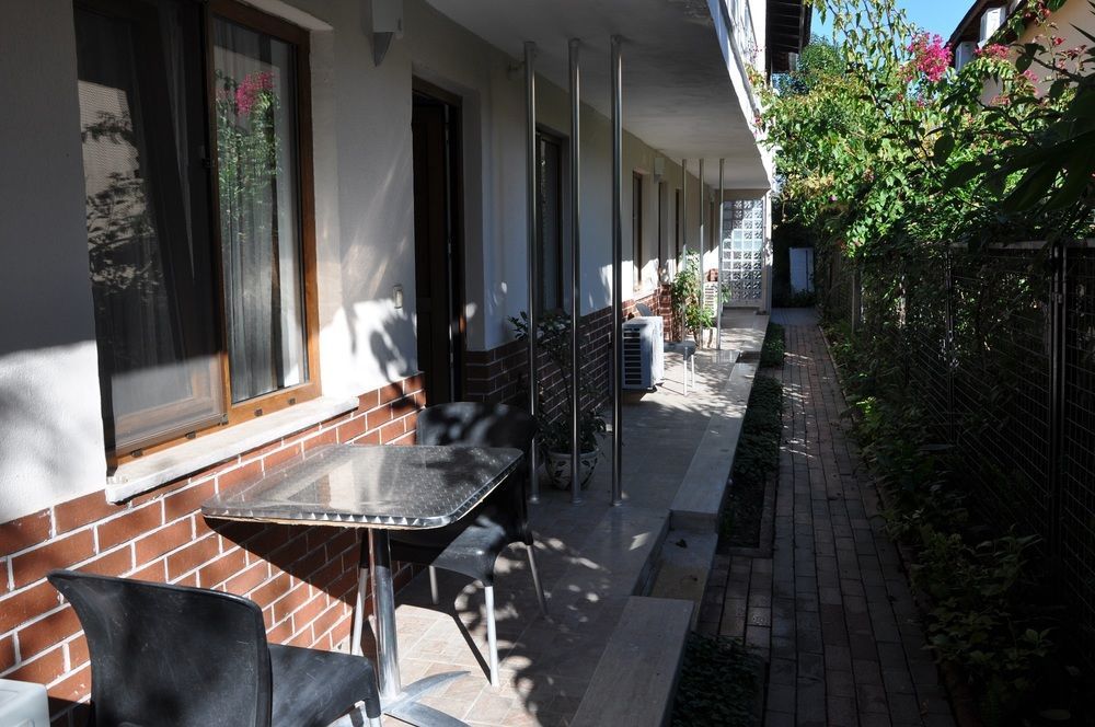Longhouse Inn Hotel Далян Екстериор снимка