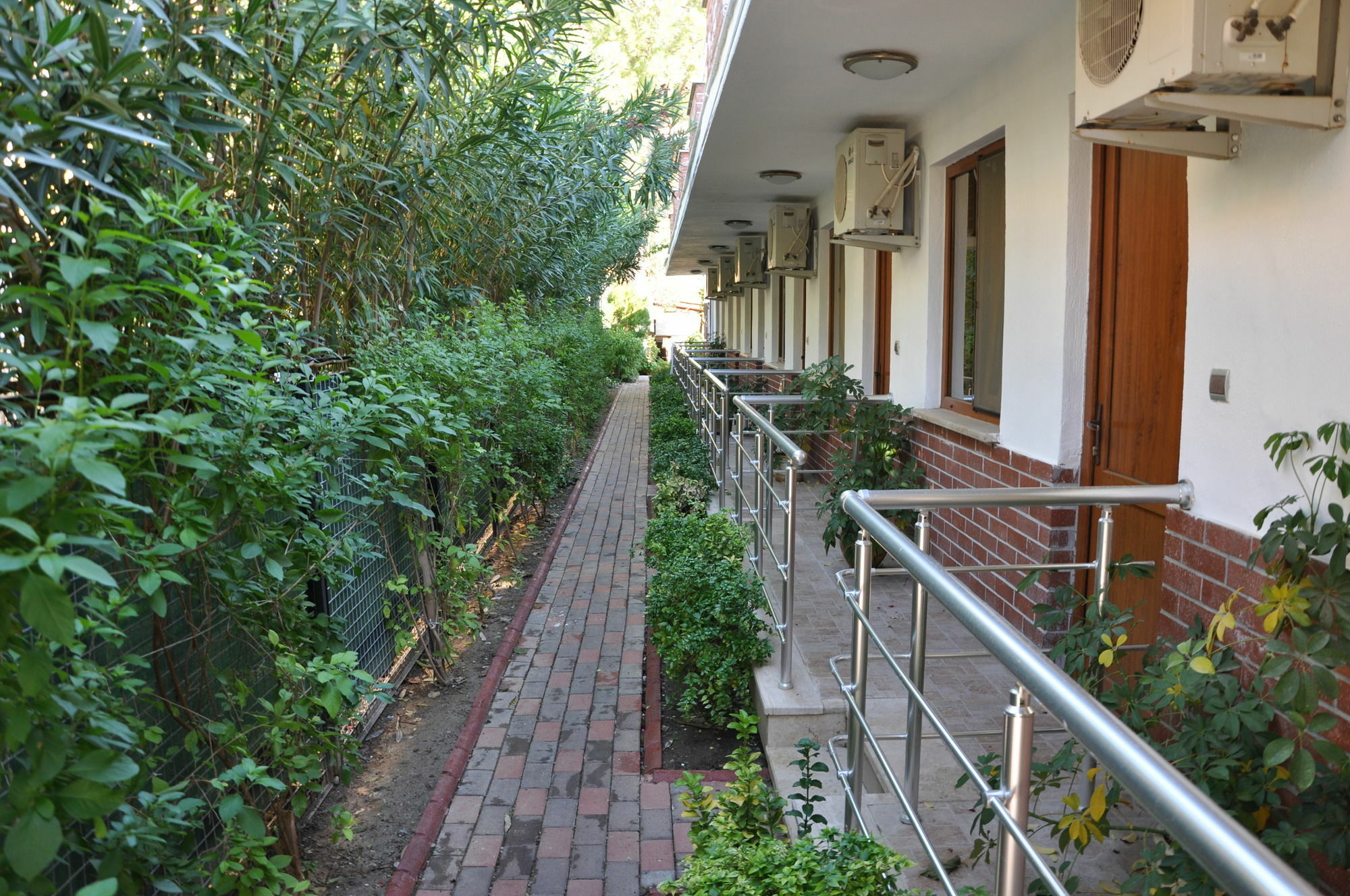Longhouse Inn Hotel Далян Екстериор снимка