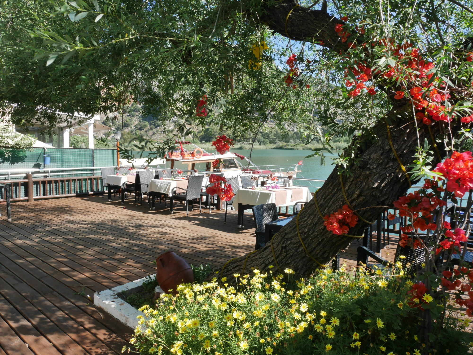 Longhouse Inn Hotel Далян Екстериор снимка