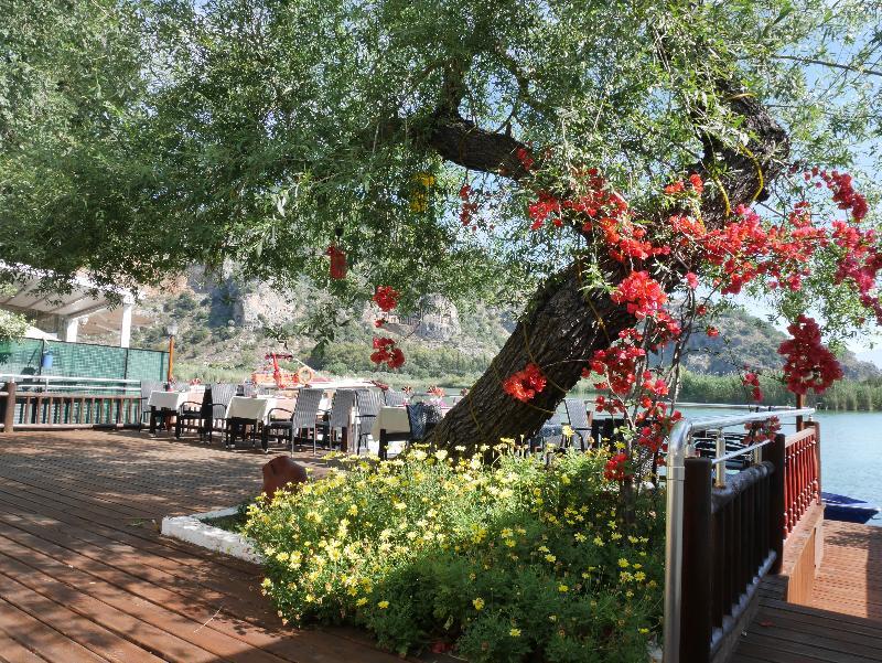 Longhouse Inn Hotel Далян Екстериор снимка